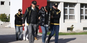 adana’da-gasbettikleri-kisiyi-otomobilinin-bagajina-kapatan-2-zanli-tutuklandi