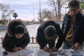 yilbasi-icin-kurulan-sevgi-postanesi-nostaljiyi-yasadilar