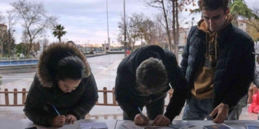 yilbasi-icin-kurulan-sevgi-postanesi-nostaljiyi-yasadilar