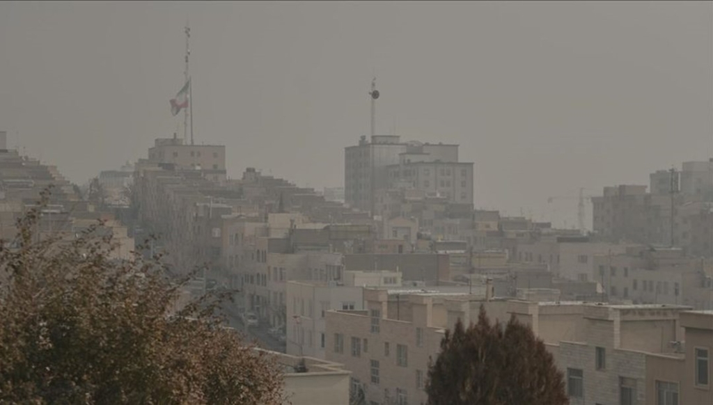 iran’da-hava-kirliligi-nedeniyle-bircok-kentte-egitime-ara-verildi