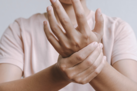 bu-iki-belirtiye-dikkat!-felc-gecirmeden-bir-hafta-once-basliyor