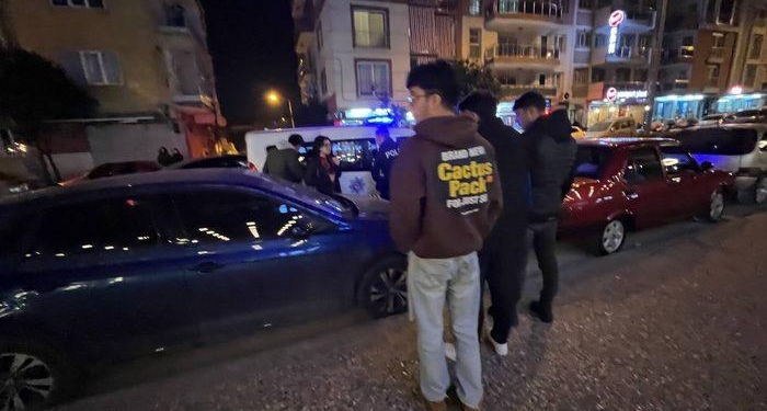 Kadın müşteriyi rahatsız eden şahsa meydan dayağı