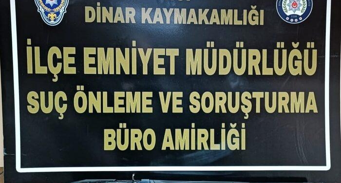 Paltosuna sakladığı ruhsatsız av tüfeğiyle polise yakalandı