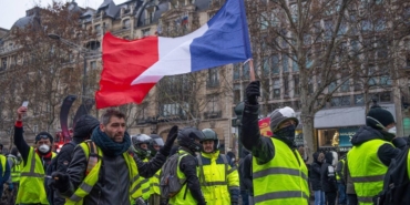 fransa'da-'sari-yelekliler'-yeniden-sokaklarda