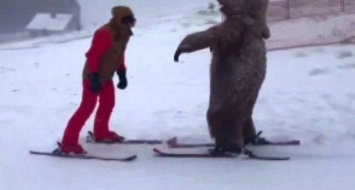 Ayı ve penguen ile Uludağ’da kayak yaptı, ortaya renkli görüntüler çıktı