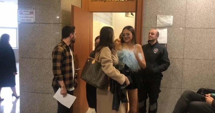 Teşhircilikle suçlanan sosyal medya fenomeni: Fotoğrafların müstehcen olduğunu düşünmüyorum