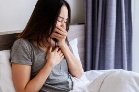 boyle-uyaniyorsaniz-dikkat!-kanserin-ilk-belirtisi-sabahlari-ortaya-cikiyor