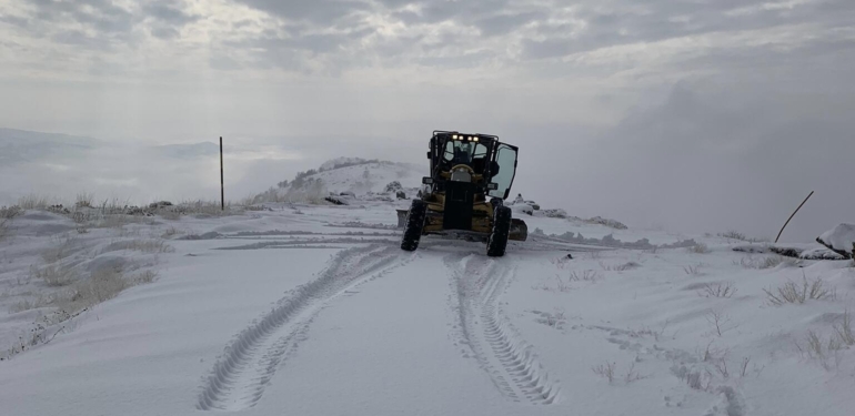 Tunceli’de kar yağışı nedeniyle 47 köy yolu ulaşıma kapandı