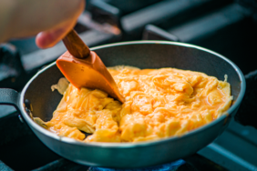 bugune-kadar-yanlis-biliyormusuz!-kahvaltiyi-bu-sekilde-yemek-yasaminizi-20-yil-uzatiyor