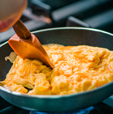 bugune-kadar-yanlis-biliyormusuz!-kahvaltiyi-bu-sekilde-yemek-yasaminizi-20-yil-uzatiyor