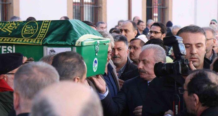 93 yaşında hayatını kaybeden eski milletvekili son yolculuğuna uğurlandı