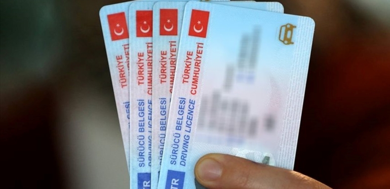 Ehliyet affı kimleri kapsıyor? Trafik cezaları silinecek mi? Cumhurbaşkanı Erdoğan’dan açıklama