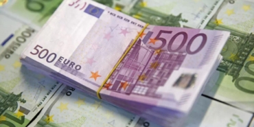 ecb-faiz-artirimlarinda-israr-edecek