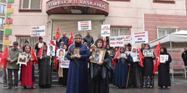 diyarbakir'daki-evlat-nobetinde-aile-sayisi-356-oldu