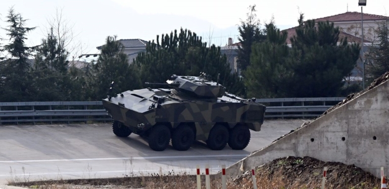 Yerli motorlu 8×8 Arma II görücüye çıktı