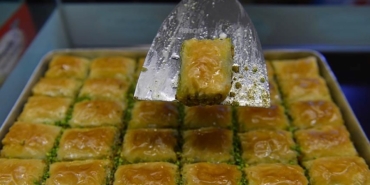 yatirim-araci-haline-gelen-fistik,-baklavayi-vurdu