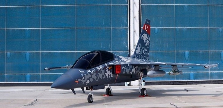 Türkiye’nin jet eğitim uçağı Hürjet motorunu çalıştırdı