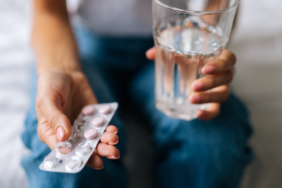 milyonlarca-kisinin-kullandigi-ilac-sagligi-tehdit-ediyor!-bunama-riskini-yuzde-79-artiyor