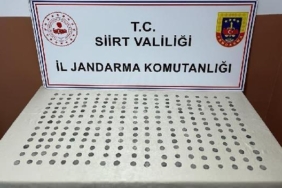 siirt’te-bellerine-bagladiklari-posette-350-gumus-sikke-ile-yakalandilar
