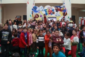 usak'ta-yari-yil-tatilinde-cocuklar-icin-eglencenin-adresi-ataturk-kultur-merkezi-oldu