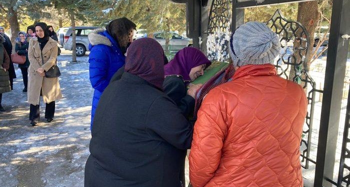 Hatay’a gittikleri gece depreme yakalanan anne ile oğlunun cenazesi Konya’da defnedildi