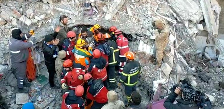 Bir evde kaç kolon olmalı? Sağlam kolon yanı güvenli mi? Taşıyıcı kolon nedir, nerede olur?