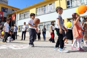okullar-ne-zaman-acilacak,-yariyil-tatili-uzatildi-mi?-bakan-ozer’den-tarih-aciklamasi