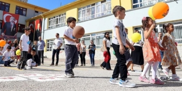 okullar-ne-zaman-acilacak,-yariyil-tatili-uzatildi-mi?-bakan-ozer’den-tarih-aciklamasi