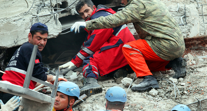 Enkaz altından gelen bu ses hayat kurtarıyor! Herkesin bilmesi gerekiyor