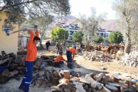 marmaris’ten-deprem-bolgesine-yakacak-destegi-suruyor