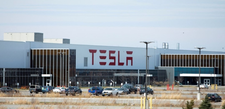 Tesla: İşçileri sendikalaştıkları için kovmadık