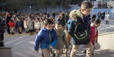 deprem-bolgesinden-gelen-2-bin-437-ogrenci-dersbasi-yapti