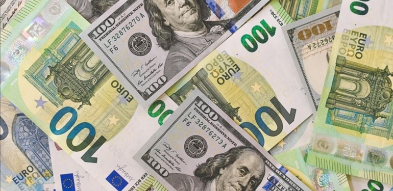 İran’da döviz tarihi zirveye ulaştı