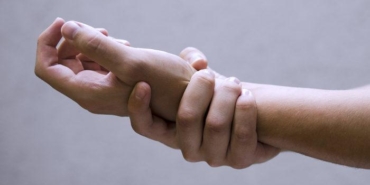 kireclenmeye-ne-iyi-gelir,-sicak-iyi-gelir-mi?-kireclenme-icin-dogal-cozumler-ve-bitkisel-tedaviler-nedir?