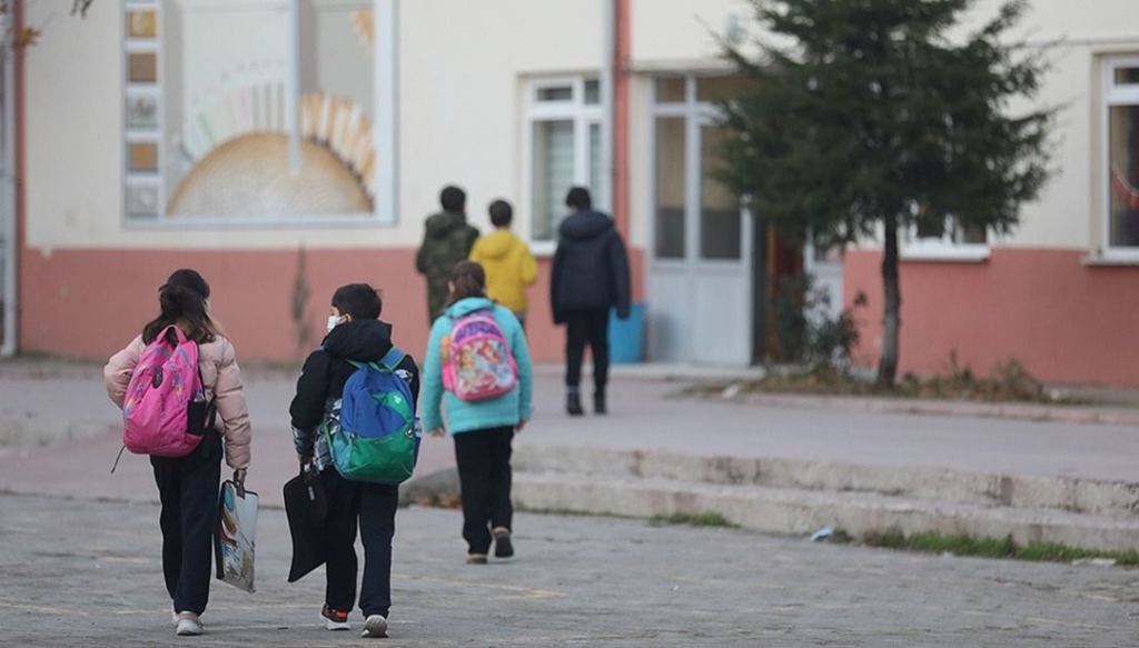 deprem-bolgesinde-okullar-ne-zaman,-hangi-tarihte-acilacak?-10-ilde-okullar-uc-kategoride-acilacak