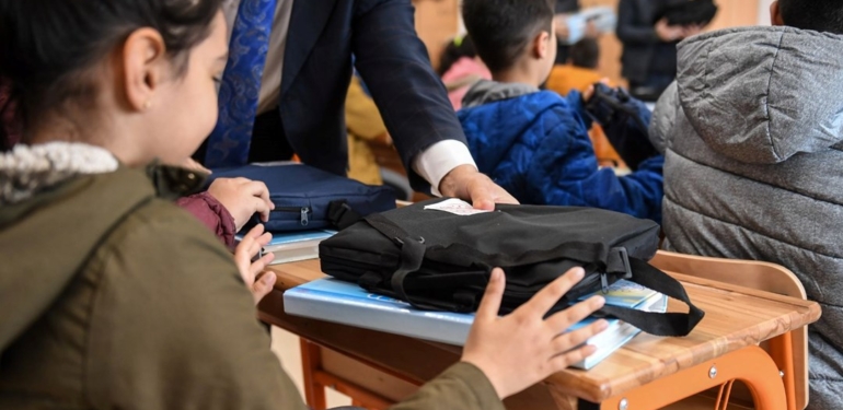 Bakanlıktan depremden etkilenen öğrencilere eğitim materyali