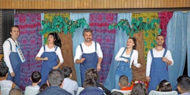 alanya’da-depremzede-cocuklara-tiyatro-morali