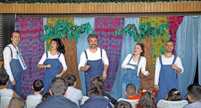 Alanya’da depremzede çocuklara tiyatro morali