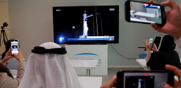 SpaceX, uzaya gönderilecek roketteki teknik arıza nedeniyle fırlatmayı durdurdu