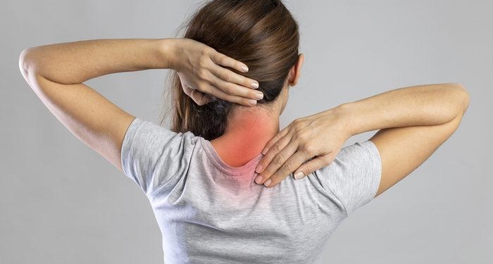 Boyun ağrısına ne iyi gelir, boyun ağrısı neden olur? Boyun ağrısına evde çözümler nelerdir, boyun ağrısı ilaçsız nasıl geçirilir?