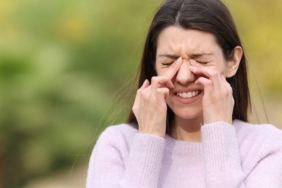 goz-agrisina-ne-iyi-gelir,-patates-iyi-gelir-mi?-goz-agrisina-evde-cozum-onerileri-nelerdir-ve-nasil-gecer?