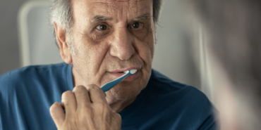 karacigerinizin-buyuk-tehlikede-oldugunu-gosteren-onemli-isaret!-dis-fircalarken-bu-durumu-yasiyorsaniz…