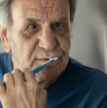 karacigerinizin-buyuk-tehlikede-oldugunu-gosteren-onemli-isaret!-dis-fircalarken-bu-durumu-yasiyorsaniz…