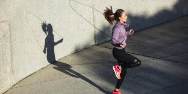 ip-atlayarak-zayiflamak-mumkun-mu?-ip-atlayarak-kilo-vermek-icin-ne-yapilir,-kilo-vermek-icin-ne-kadar-ip-atlamak-gerekir?