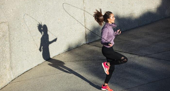 ip-atlayarak-zayiflamak-mumkun-mu?-ip-atlayarak-kilo-vermek-icin-ne-yapilir,-kilo-vermek-icin-ne-kadar-ip-atlamak-gerekir?