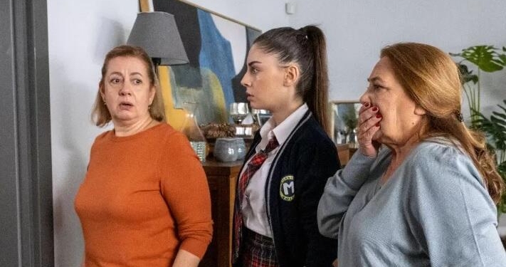 Kızılcık Şerbeti Sevilay kimdir? Özlem Çakar Yalçınkaya kaç yaşında? Özlem Çakar Yalçınkaya hangi dizilerde oynadı?