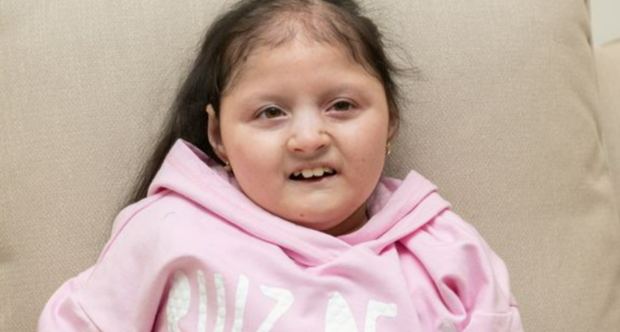 19 yaşında ama her zaman 4 yaşında gibi görünecek! Dünyada bunu yaşayan tek kişi…”Yabancılar tarafından taciz ediliyor!”