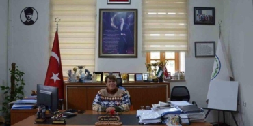 8-mart’ta-baskan-makami-kadinlara-birakti