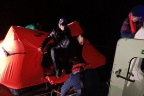 ayvalik-aciklarinda-33-duzensiz-gocmen-kurtarildi