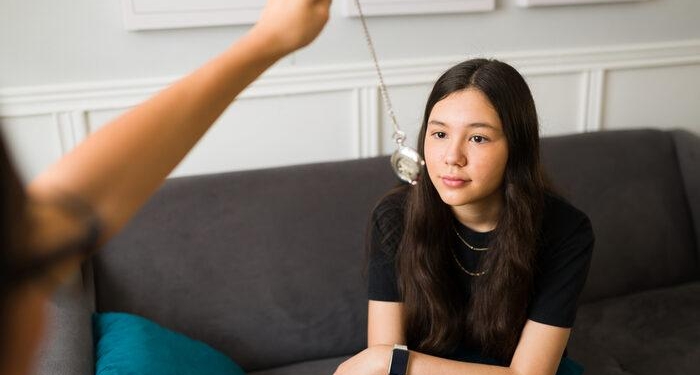 Hipnozla tedavi alternatif tıp yöntemi midir? Hipnoz ile tedavi ne demek?